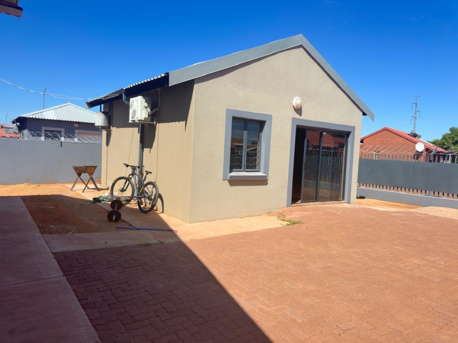 4 Bedroom Property for Sale in Kathu Northern Cape